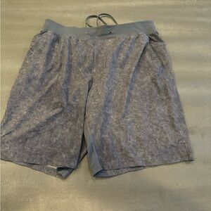 Lululemon Men's Gray Athletic Shorts. Size L